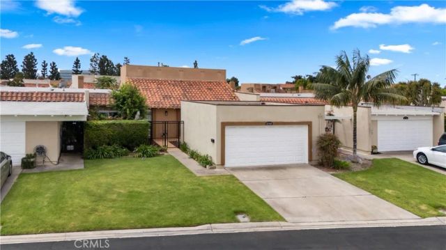 17735 Los Jardines West, Fountain Valley, CA 92708