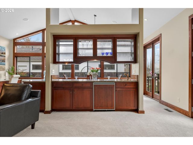 17907 CARDINAL Dr, Lake Oswego, OR 97034