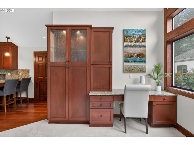 17907 CARDINAL Dr, Lake Oswego, OR 97034