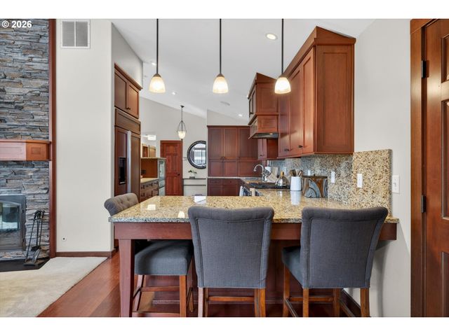 17907 CARDINAL Dr, Lake Oswego, OR 97034