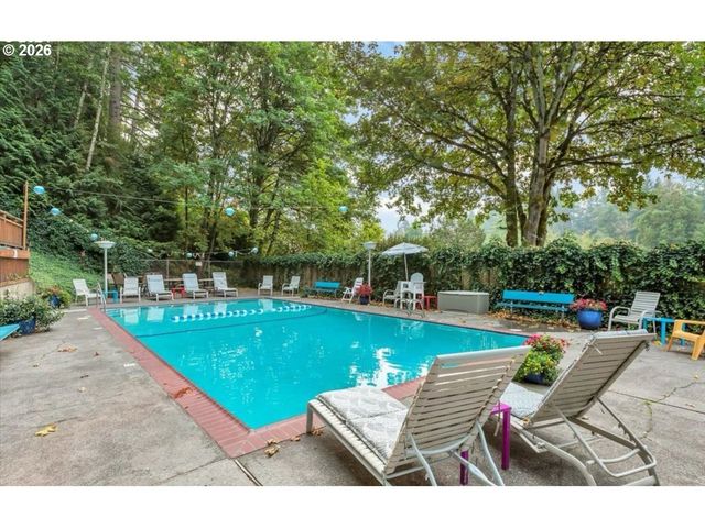 17907 CARDINAL Dr, Lake Oswego, OR 97034