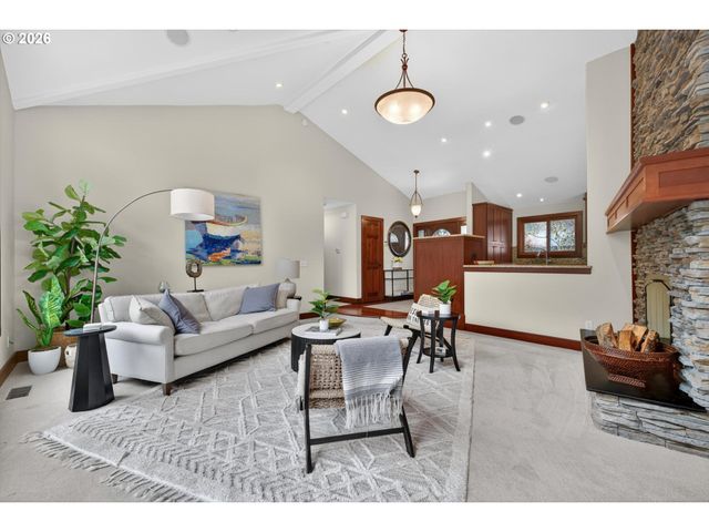 17907 CARDINAL Dr, Lake Oswego, OR 97034