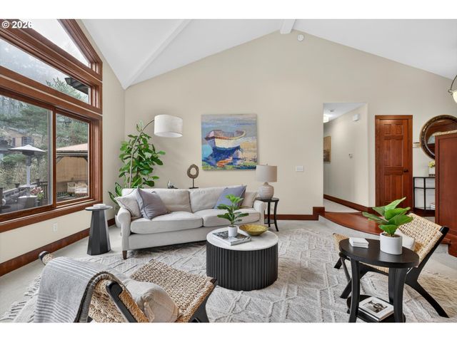 17907 CARDINAL Dr, Lake Oswego, OR 97034