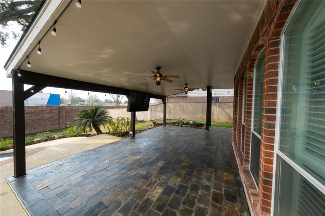 9523 Bayou Lake Lane, Houston, TX 77040