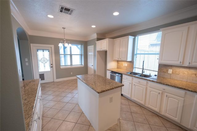 9523 Bayou Lake Lane, Houston, TX 77040