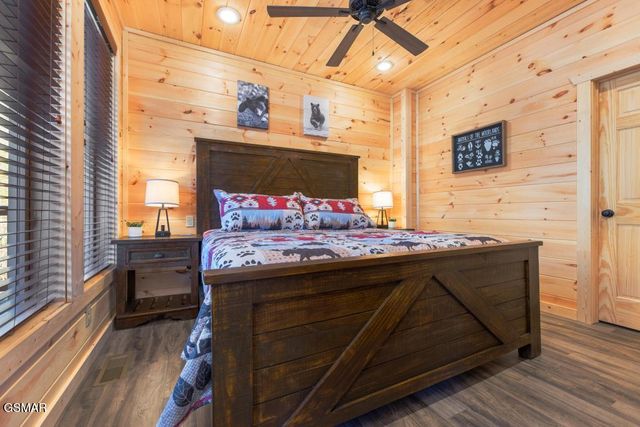 1110 Rocky Creek Way, Pigeon Forge, TN 37863