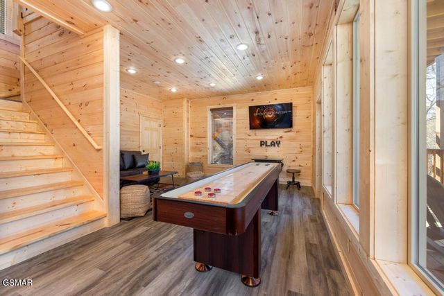 1110 Rocky Creek Way, Pigeon Forge, TN 37863