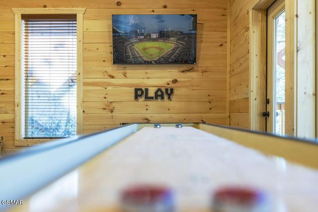 1110 Rocky Creek Way, Pigeon Forge, TN 37863