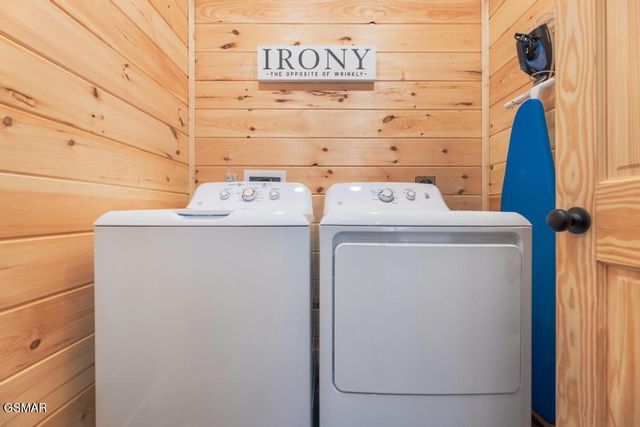 1110 Rocky Creek Way, Pigeon Forge, TN 37863