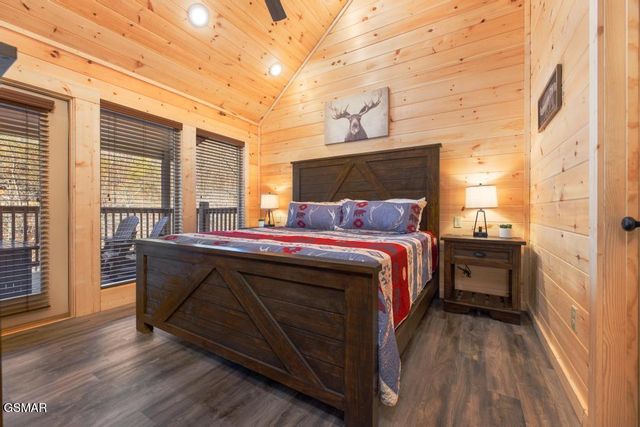 1110 Rocky Creek Way, Pigeon Forge, TN 37863