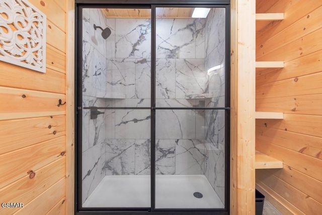 1110 Rocky Creek Way, Pigeon Forge, TN 37863