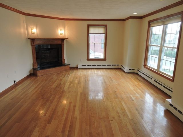 44 Spruce 2, Winchester, MA 01890