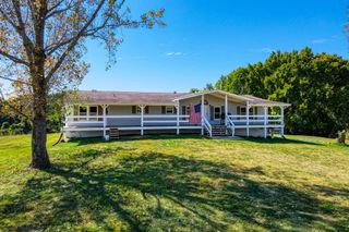 6421 Roy Pearson Rd, Springfield, TN 37172