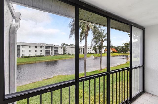 3594 Alder Drive F2, West Palm Beach, FL 33417