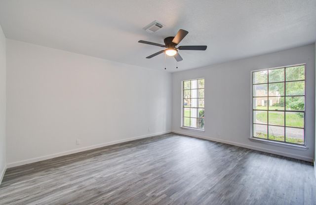 534 Robert E Lee Drive, Conroe, TX 77302