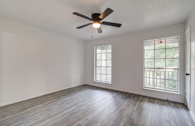 534 Robert E Lee Drive, Conroe, TX 77302