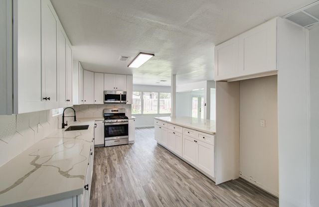 534 Robert E Lee Drive, Conroe, TX 77302