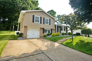 214 Wessex Hills DRIVE, Moon/crescent Twp, PA 15108