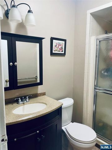 8 Leary Avenue G, Bloomingdale, NJ 07403