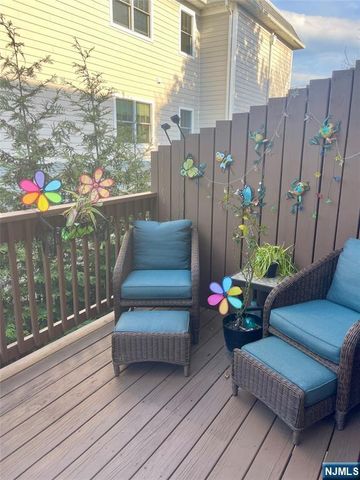 8 Leary Avenue G, Bloomingdale, NJ 07403