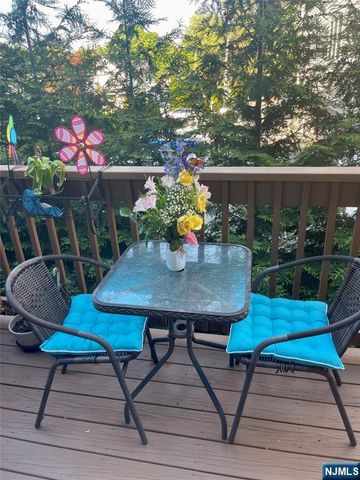 8 Leary Avenue G, Bloomingdale, NJ 07403