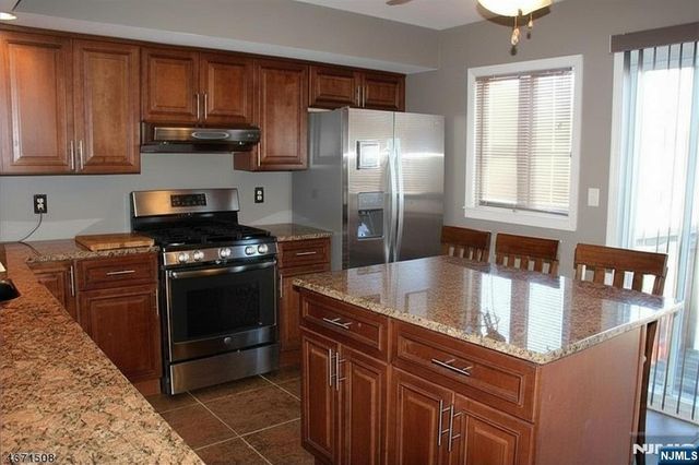8 Leary Avenue G, Bloomingdale, NJ 07403