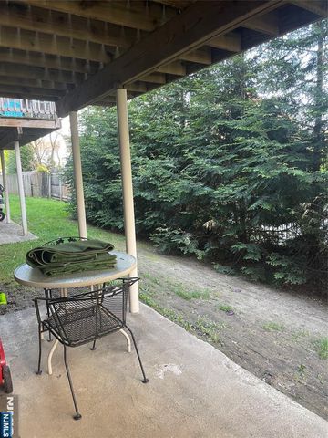 8 Leary Avenue G, Bloomingdale, NJ 07403