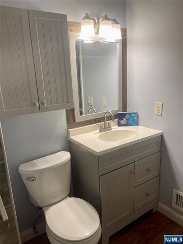 8 Leary Avenue G, Bloomingdale, NJ 07403