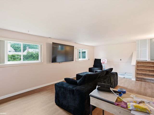 8744 Leslie Drive, Sterling Heights, MI 48314