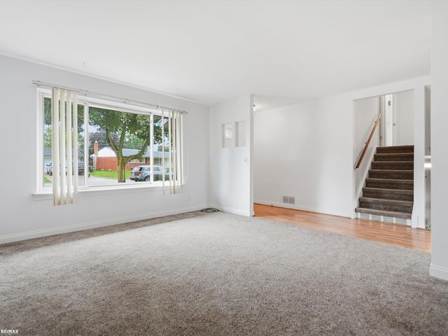 8744 Leslie Drive, Sterling Heights, MI 48314