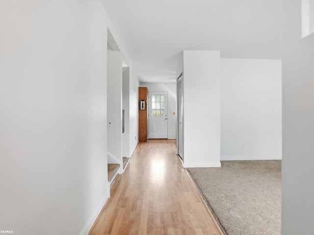 8744 Leslie Drive, Sterling Heights, MI 48314