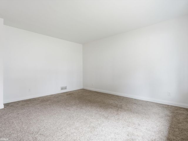 8744 Leslie Drive, Sterling Heights, MI 48314