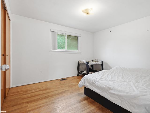 8744 Leslie Drive, Sterling Heights, MI 48314