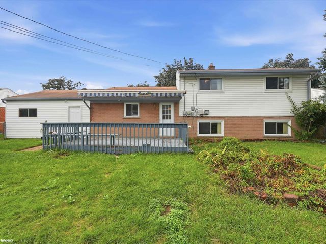 8744 Leslie Drive, Sterling Heights, MI 48314