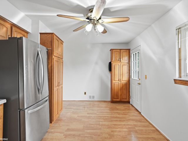 8744 Leslie Drive, Sterling Heights, MI 48314