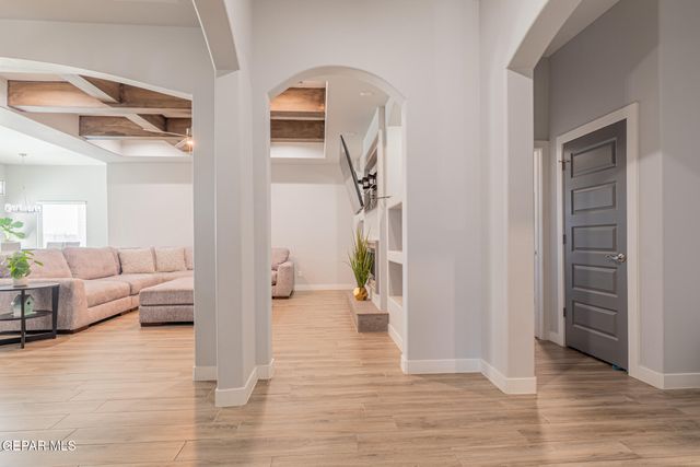 213 EMERALD GOLD Place, Horizon City, TX 79928