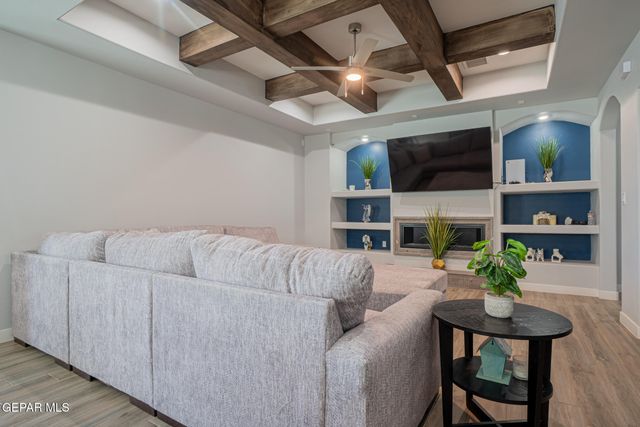 213 EMERALD GOLD Place, Horizon City, TX 79928