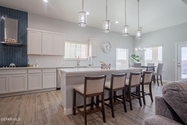 213 EMERALD GOLD Place, Horizon City, TX 79928