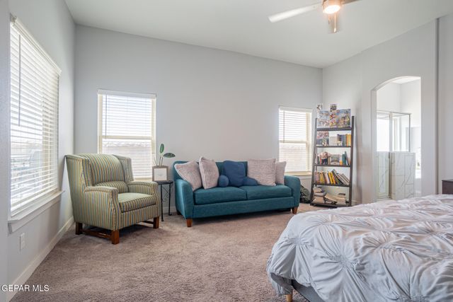 213 EMERALD GOLD Place, Horizon City, TX 79928