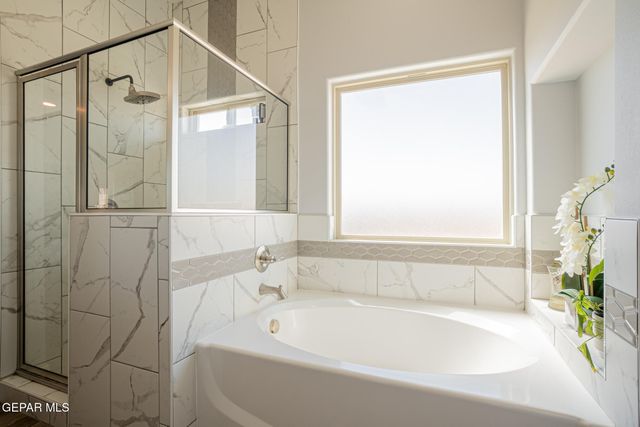 213 EMERALD GOLD Place, Horizon City, TX 79928