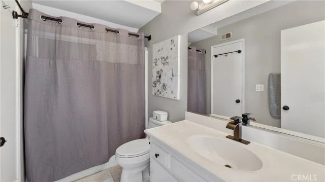 1913 W Wakeham, Santa Ana, CA 92704