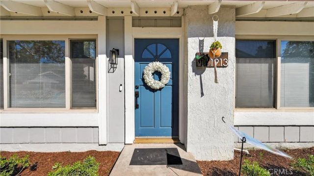 1913 W Wakeham, Santa Ana, CA 92704