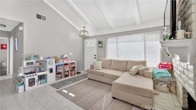 1913 W Wakeham, Santa Ana, CA 92704