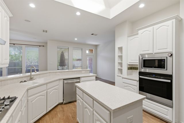 6404 Parkside Drive, Arlington, TX 76001