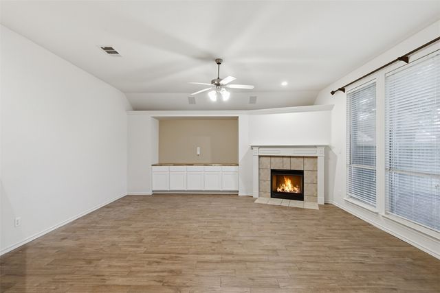 6404 Parkside Drive, Arlington, TX 76001