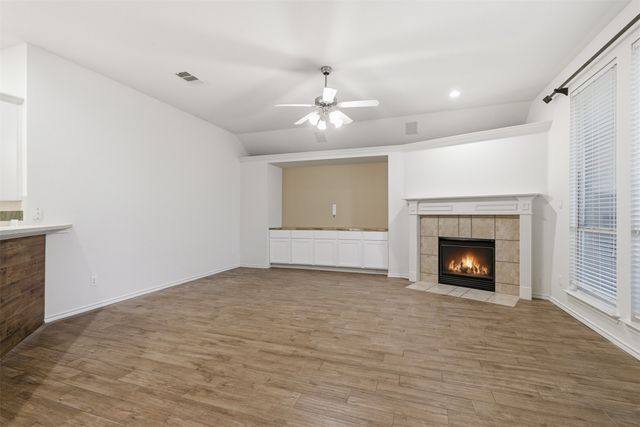 6404 Parkside Drive, Arlington, TX 76001