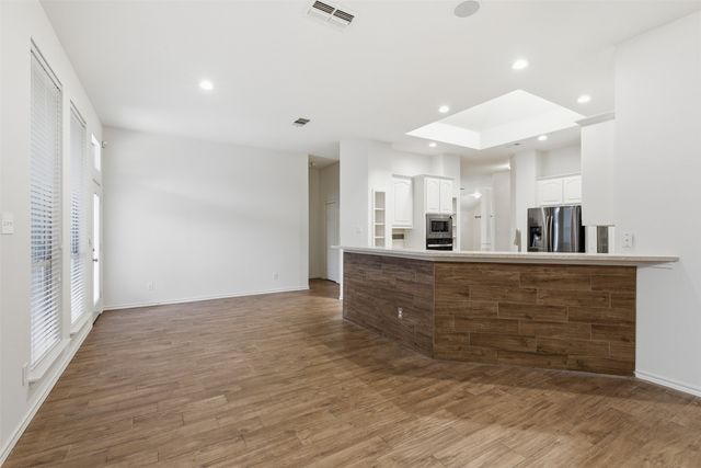 6404 Parkside Drive, Arlington, TX 76001