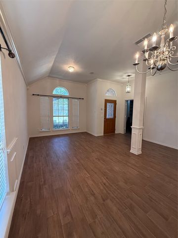 6404 Parkside Drive, Arlington, TX 76001