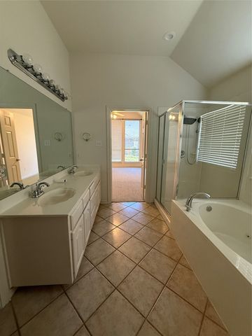 6404 Parkside Drive, Arlington, TX 76001