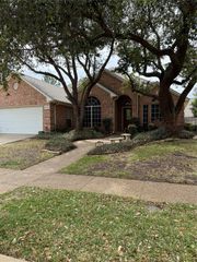 6404 Parkside Drive, Arlington, TX 76001